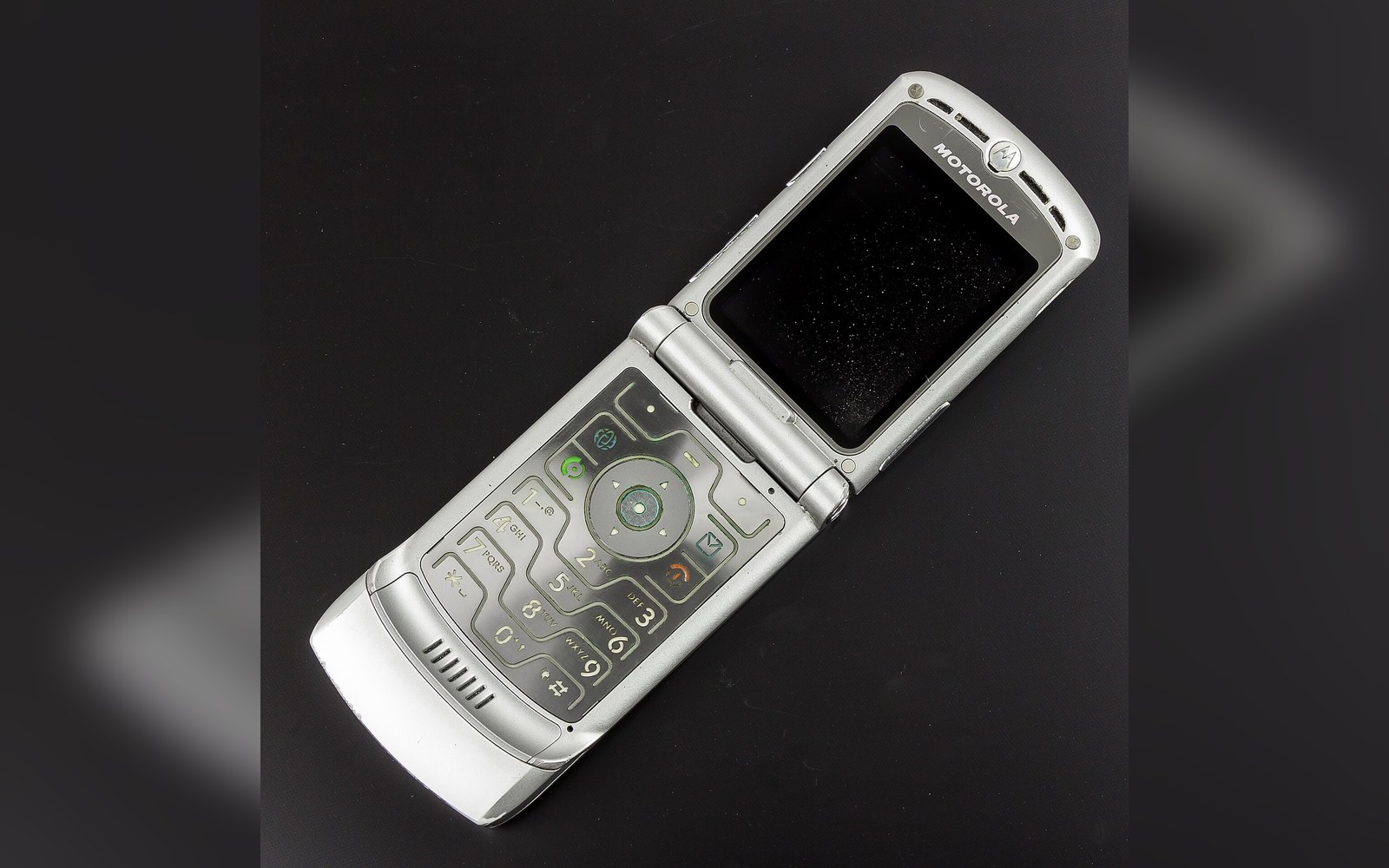 A slim clamshell-era handset
